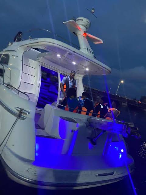 Boat Cruise 🚢